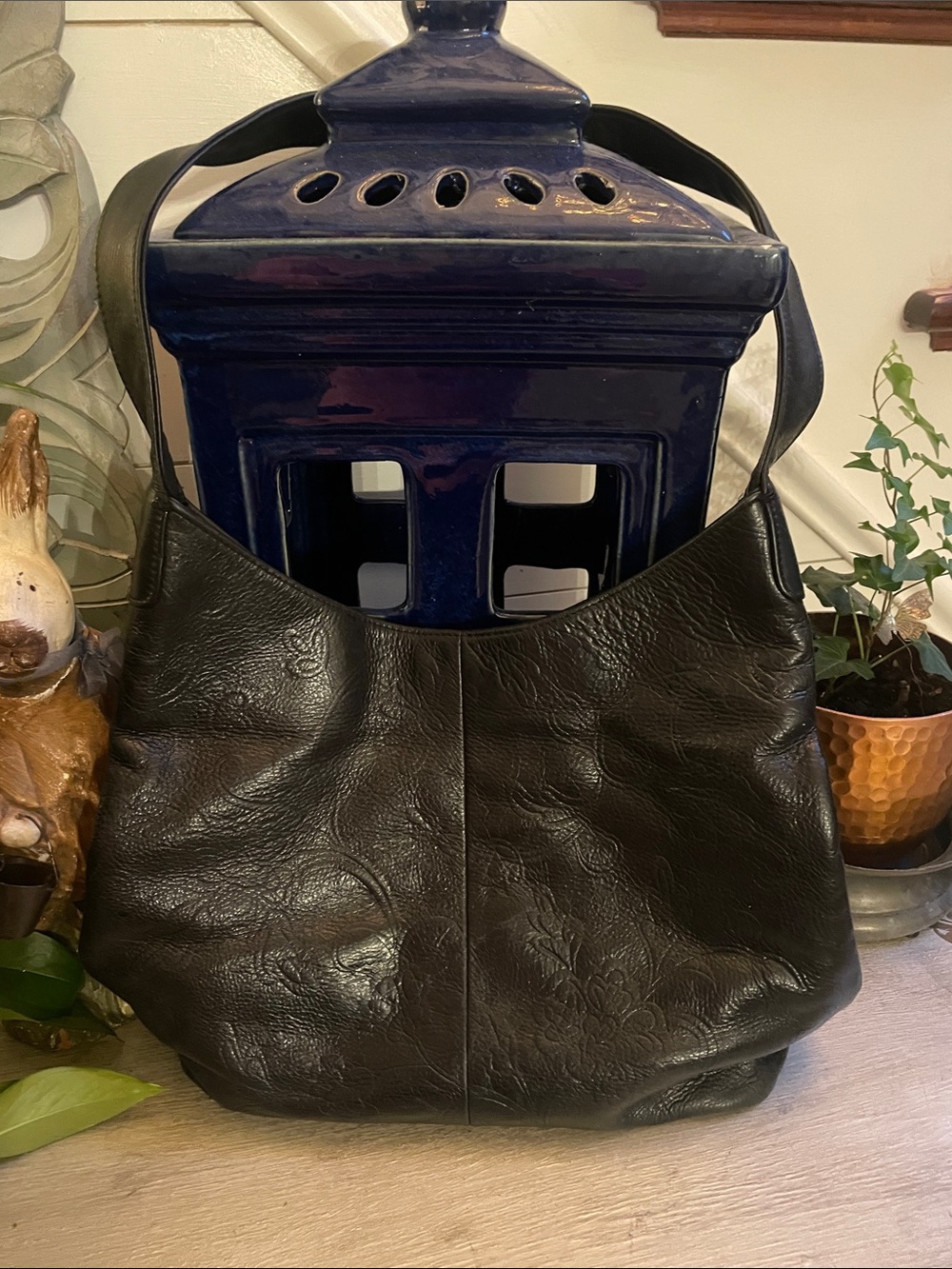 Vintage Fossil Black Embossed Leather Hobo Bag
